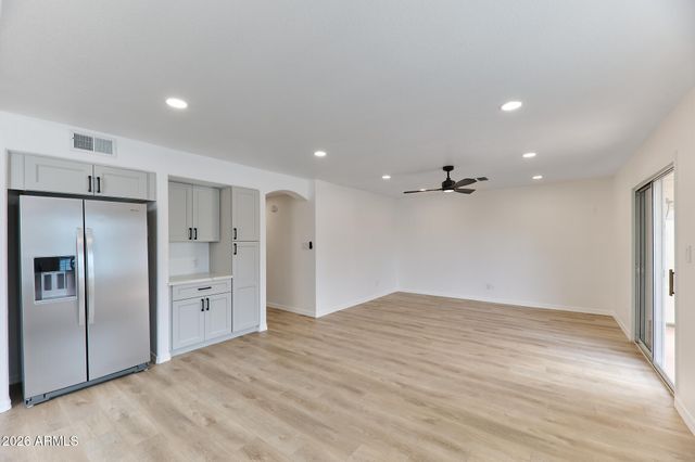 9019 W ACOMA Drive, Peoria, AZ 85381