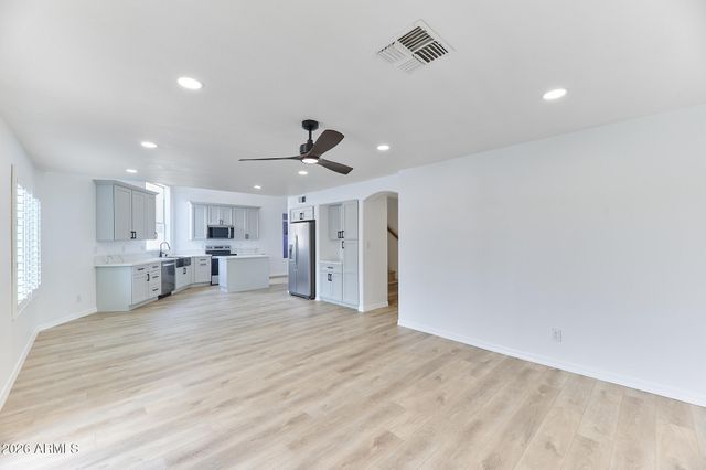 9019 W ACOMA Drive, Peoria, AZ 85381