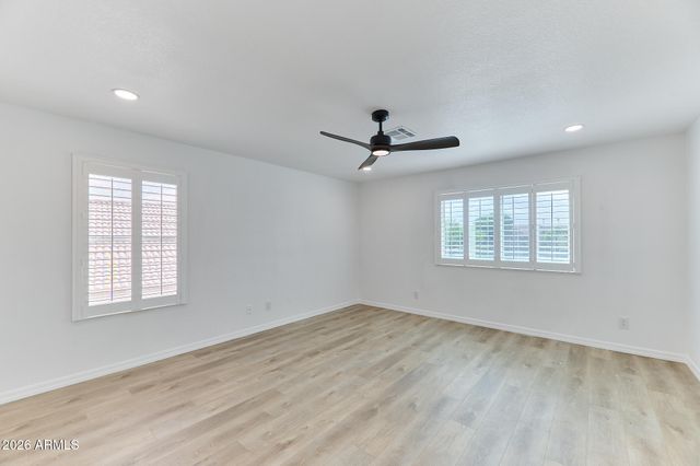 9019 W ACOMA Drive, Peoria, AZ 85381
