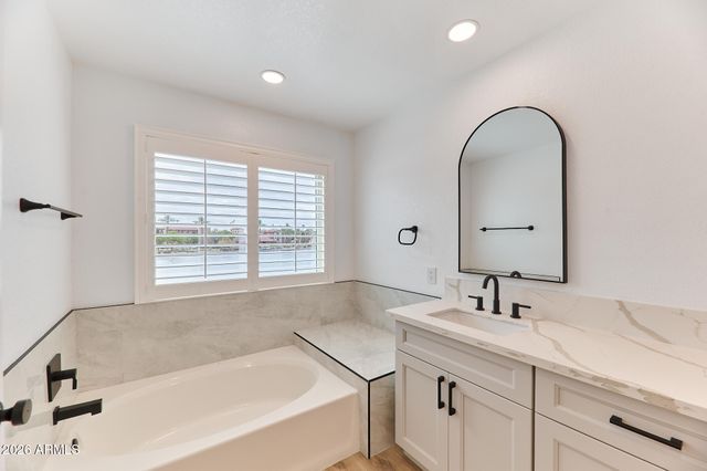 9019 W ACOMA Drive, Peoria, AZ 85381
