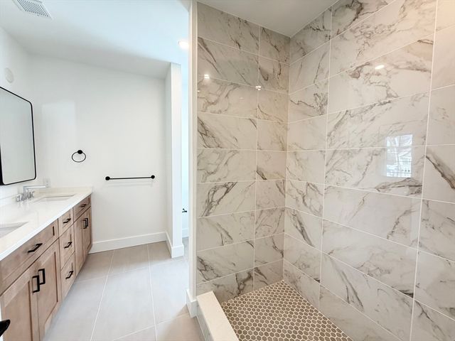 10 Elm Street 10, Newton, MA 02465