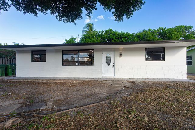 62 Andros Road, Palm Springs, FL 33461