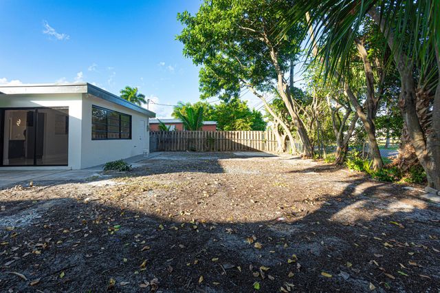 62 Andros Road, Palm Springs, FL 33461