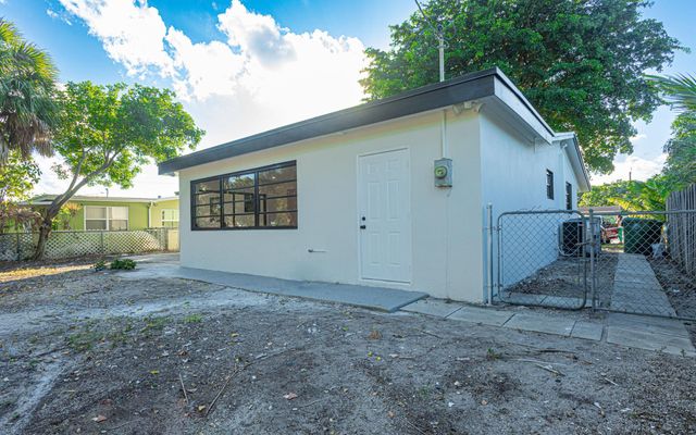 62 Andros Road, Palm Springs, FL 33461