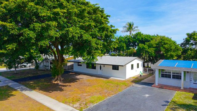 62 Andros Road, Palm Springs, FL 33461