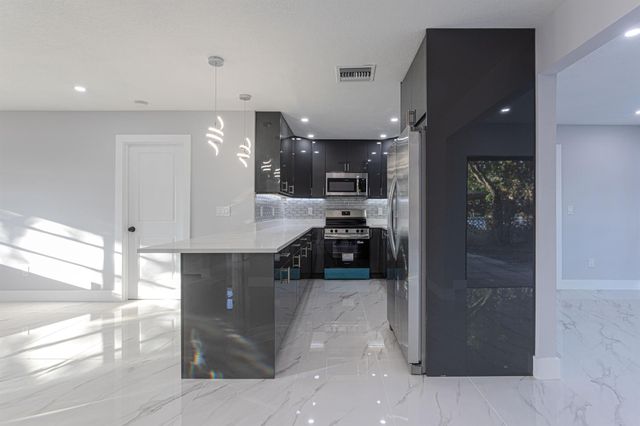 62 Andros Road, Palm Springs, FL 33461