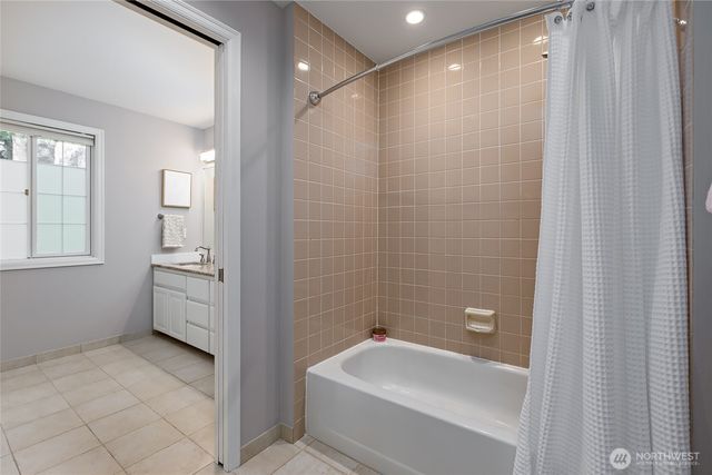 10310 219th Court NE, Redmond, WA 98053