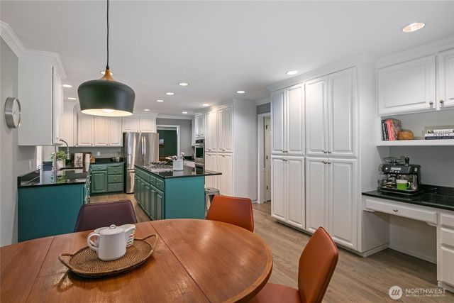 10310 219th Court NE, Redmond, WA 98053