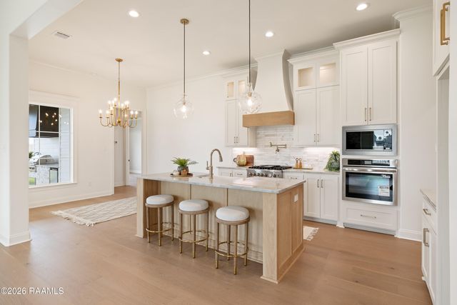 205 Sequoia Trail, Youngsville, LA 70592