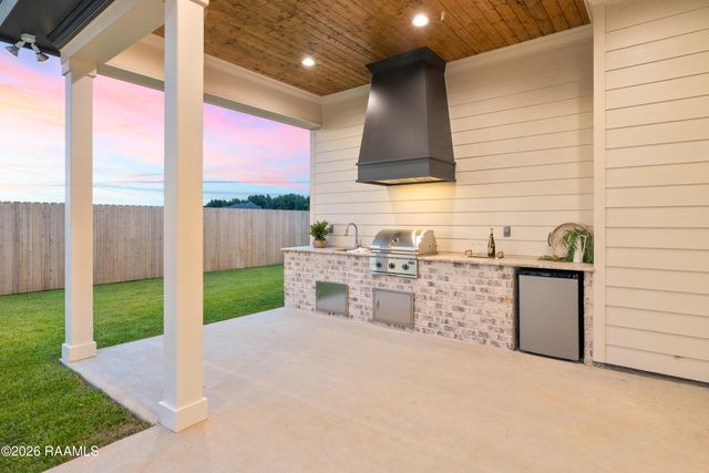 205 Sequoia Trail, Youngsville, LA 70592