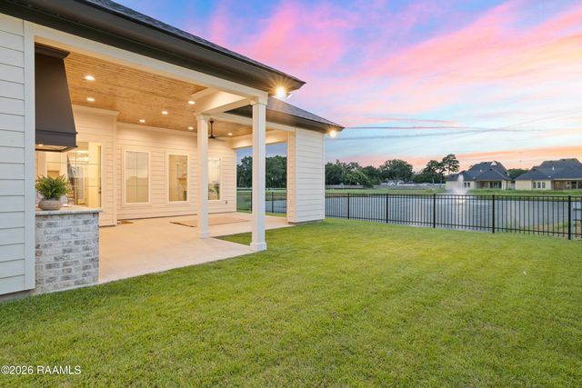 205 Sequoia Trail, Youngsville, LA 70592