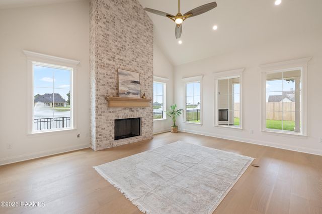 205 Sequoia Trail, Youngsville, LA 70592