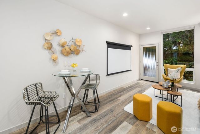 8042 B 35th Avenue NE, Seattle, WA 98115