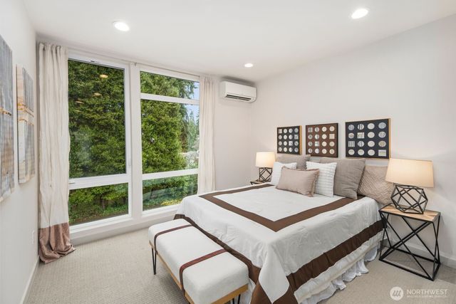 8042 B 35th Avenue NE, Seattle, WA 98115