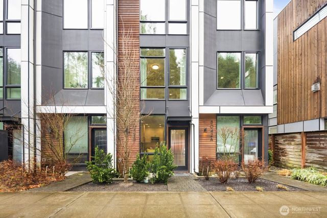 8042 B 35th Avenue NE, Seattle, WA 98115