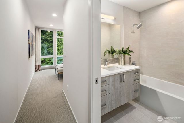 8042 B 35th Avenue NE, Seattle, WA 98115