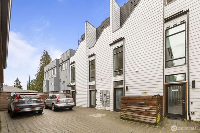 8042 B 35th Avenue NE, Seattle, WA 98115