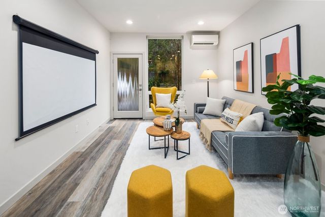 8042 B 35th Avenue NE, Seattle, WA 98115