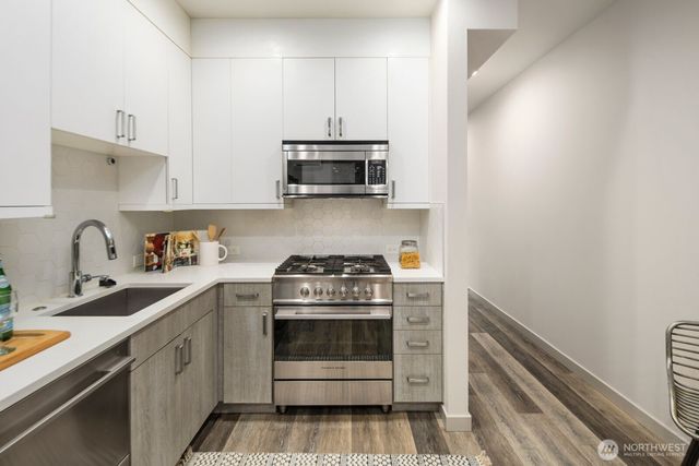 8042 B 35th Avenue NE, Seattle, WA 98115