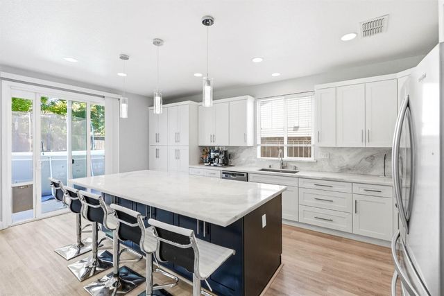 9794 Joebar Cir, Elk Grove, CA 95757