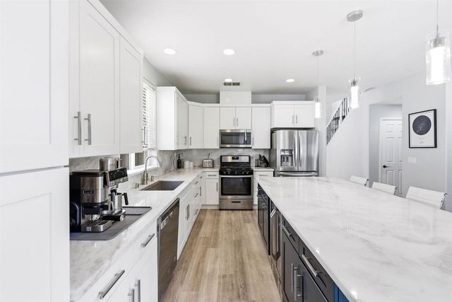 9794 Joebar Cir, Elk Grove, CA 95757