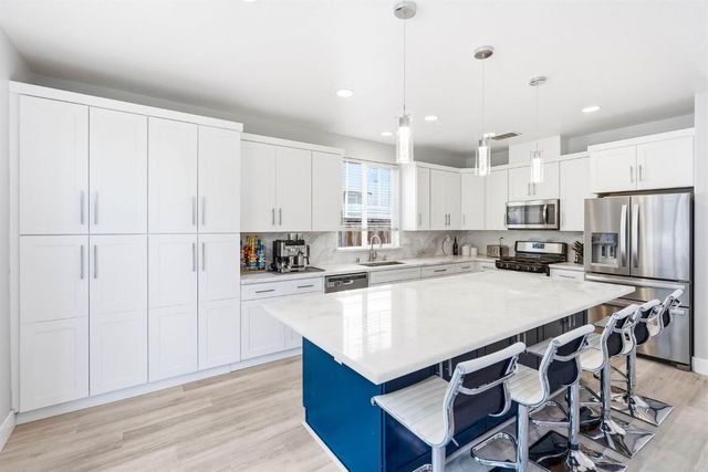 9794 Joebar Cir, Elk Grove, CA 95757