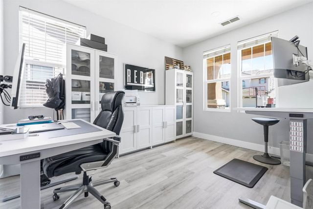 9794 Joebar Cir, Elk Grove, CA 95757