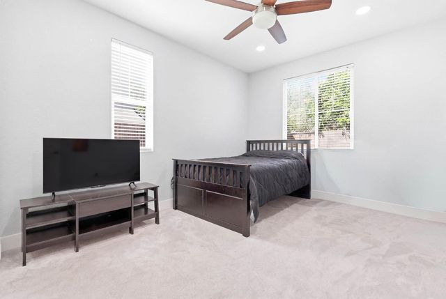 9794 Joebar Cir, Elk Grove, CA 95757