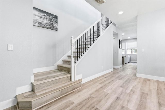 9794 Joebar Cir, Elk Grove, CA 95757