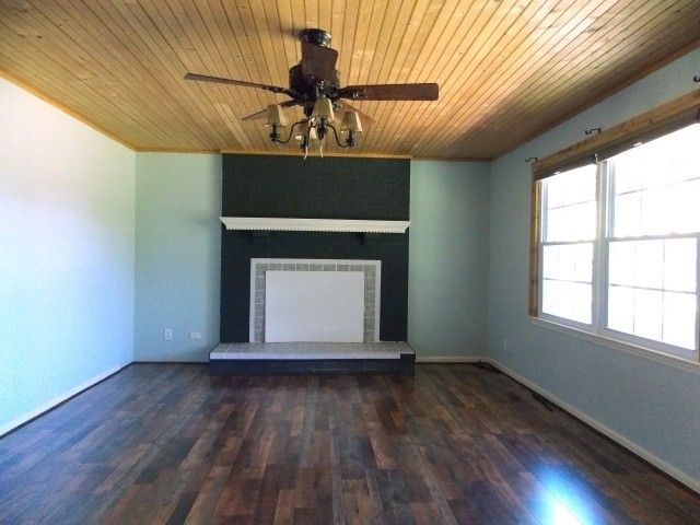 12698 Versailles Rd, Rockvale, TN 37153