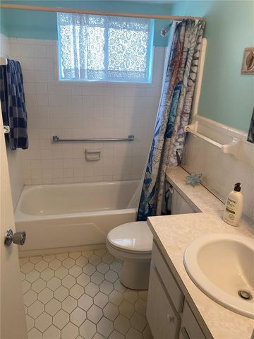 11224 82ND AVENUE 210, Seminole, FL 33772