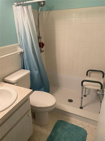 11224 82ND AVENUE 210, Seminole, FL 33772