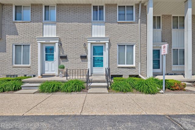 4456 15 Mile Road, Sterling Heights, MI 48310