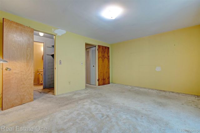 4456 15 Mile Road, Sterling Heights, MI 48310