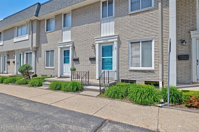 4456 15 Mile Road, Sterling Heights, MI 48310