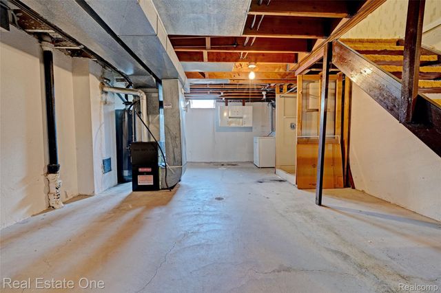 4456 15 Mile Road, Sterling Heights, MI 48310
