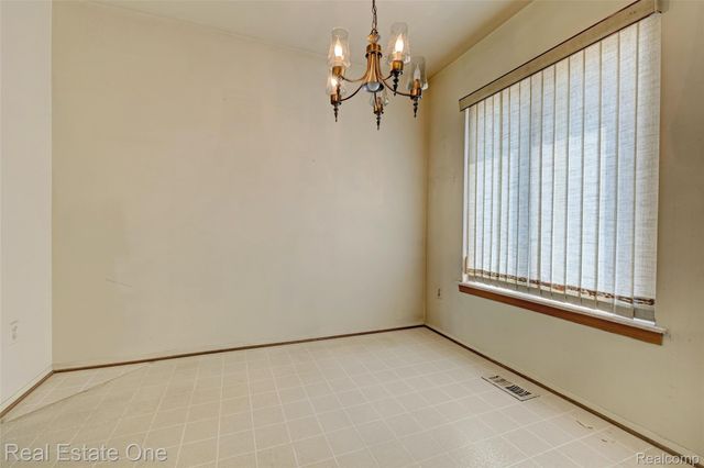 4456 15 Mile Road, Sterling Heights, MI 48310