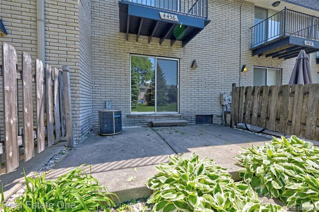 4456 15 Mile Road, Sterling Heights, MI 48310