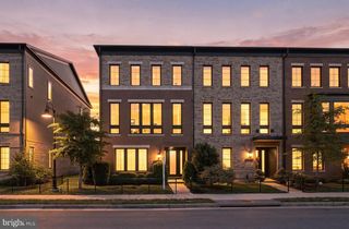 20252 NORTHPARK DR, Ashburn, VA 20147