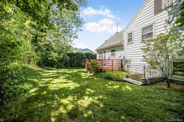 21 Pomander Drive, White Plains, NY 10607
