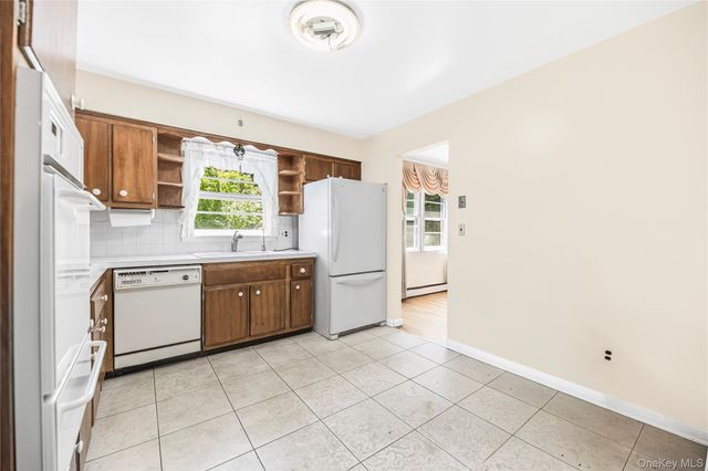 21 Pomander Drive, White Plains, NY 10607