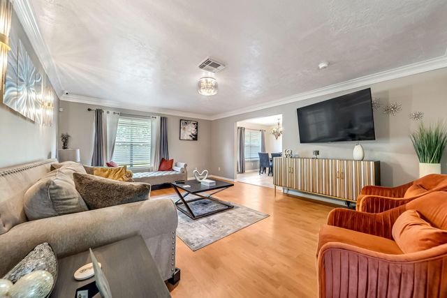 6215 Sutton Meadows Drive, Houston, TX 77086