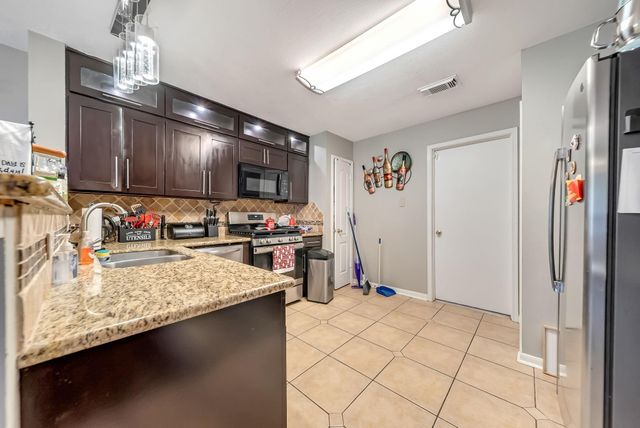 6215 Sutton Meadows Drive, Houston, TX 77086