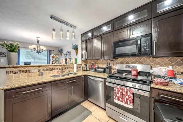 6215 Sutton Meadows Drive, Houston, TX 77086