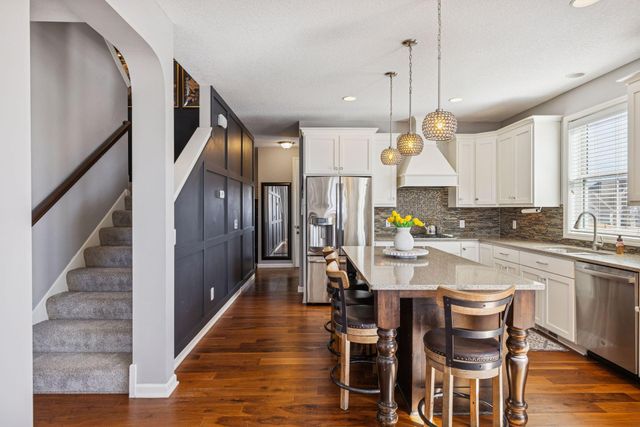 15085 54th Avenue N, Plymouth, MN 55446