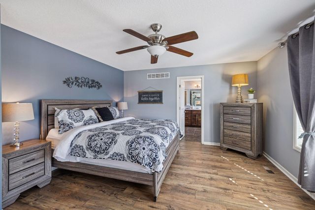 15085 54th Avenue N, Plymouth, MN 55446