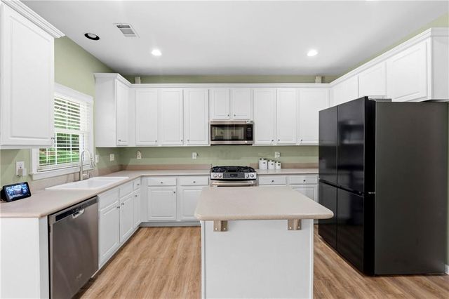 374 Ivy Glen Circle, Avondale Estates, GA 30002