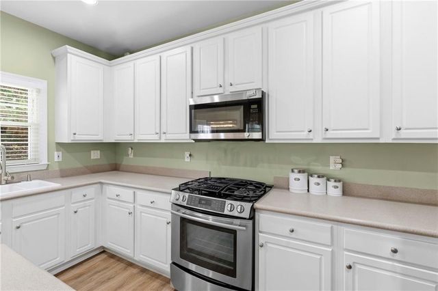 374 Ivy Glen Circle, Avondale Estates, GA 30002