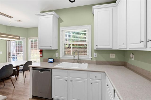 374 Ivy Glen Circle, Avondale Estates, GA 30002