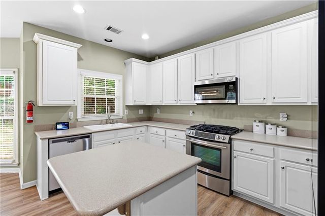 374 Ivy Glen Circle, Avondale Estates, GA 30002